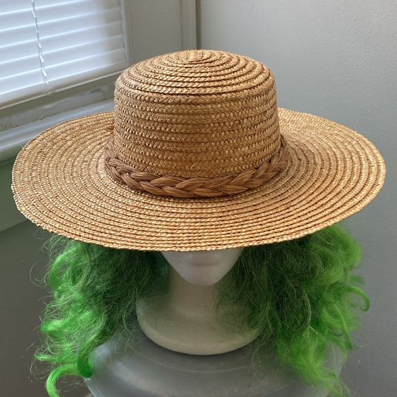 The Summer straw hat in great condition - Picture 3 of 13